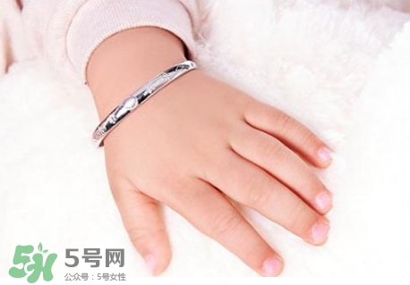 中秋節(jié)送什么禮給親戚？中秋節(jié)除了送月餅還能送什么？