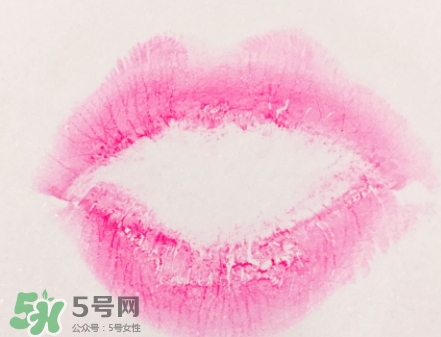 蘭蔻菁純唇膏小紅色是什么顏色？蘭蔻小紅色好看嗎