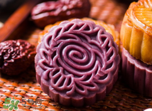 中秋節(jié)送月餅送幾盒？ 中秋送月餅一般送幾盒？