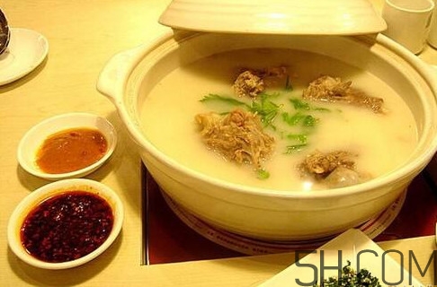 牛骨頭湯補(bǔ)什么？牛骨頭湯不能和什么一起吃