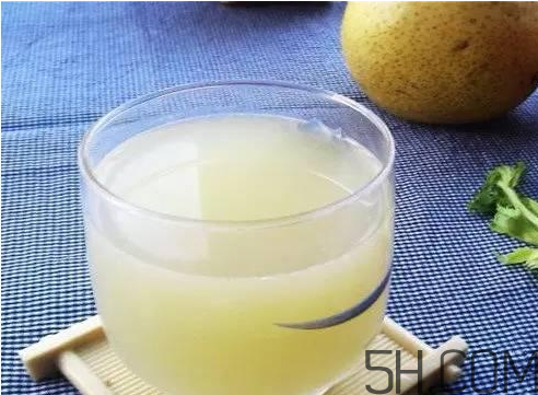 雪梨能和牛奶一起吃嗎？雪梨可以和牛奶榨汁嗎？