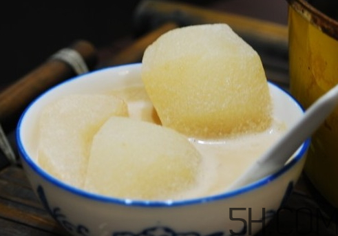 雪梨能和牛奶一起吃嗎？雪梨可以和牛奶榨汁嗎？