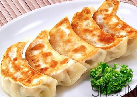 煎餃怎么煎才酥脆好吃？煎餃怎么做好吃？