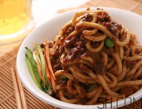 炸醬面可以用掛面嗎？炸醬面用什么面條？