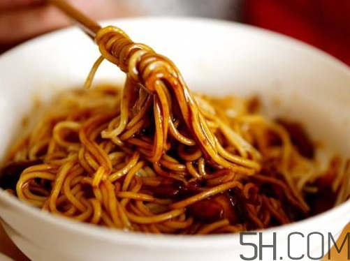 炸醬面可以用掛面嗎？炸醬面用什么面條？