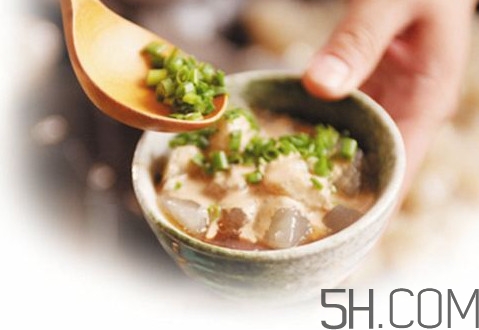 燜子是涼粉嗎？燜子是用什么做的？