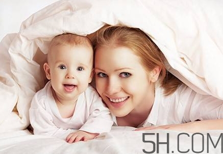 如何給寶寶斷奶？寶媽有妙招