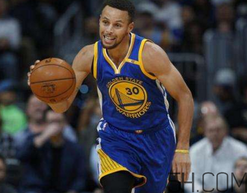 under armour curry 4白黑配色什么時(shí)候發(fā)售_多少錢？