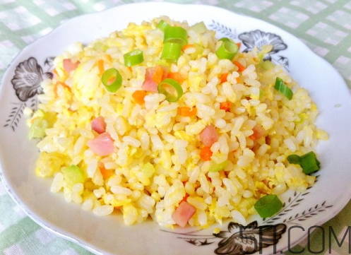 蛋炒飯怎么加熱？蛋炒飯微波爐加熱多久？