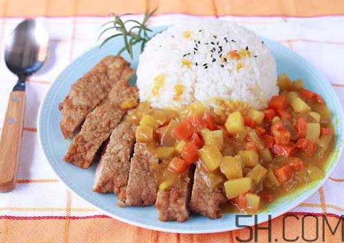 咖喱飯可以隔夜吃嗎？咖喱飯能放多久？