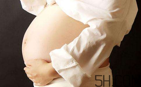 孕晚期肚子疼影響胎兒?jiǎn)?？孕晚期肚子像?lái)月經(jīng)一樣疼
