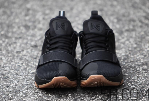 nike pg 1黑色生膠大底發(fā)售時間_實(shí)物什么樣？