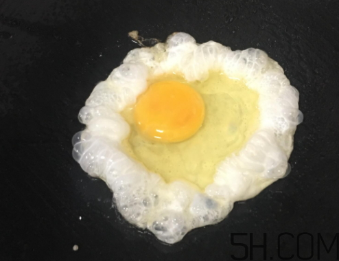 煎雞蛋為什么會有泡沫？炒雞蛋為什么會有泡沫？