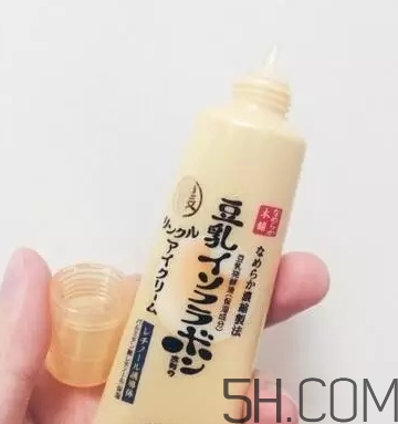 眼霜用在水乳之前還是之后？眼霜和水乳使用的順序