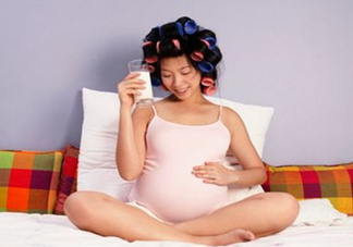 孕婦奶粉和鈣片可以一起吃嗎？喝孕婦奶粉還需要吃鈣片嗎？