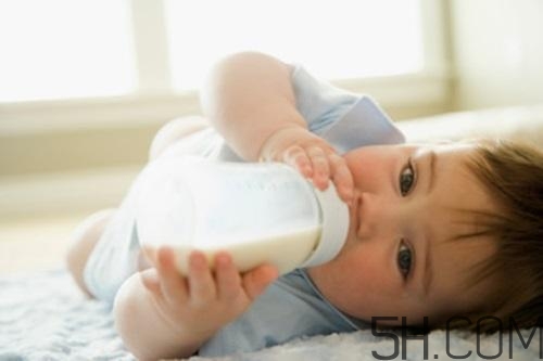 孕婦奶粉和鈣片可以一起吃嗎？喝孕婦奶粉還需要吃鈣片嗎？