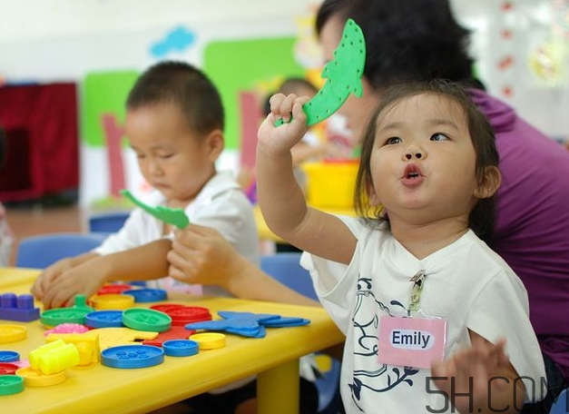 寶寶上幼兒園需要準備什么？寶寶上幼兒園哭鬧怎么應(yīng)對？
