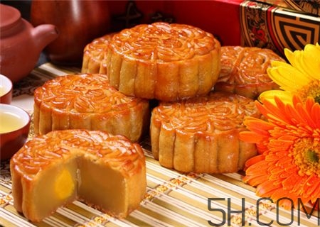 寶寶多大可以吃月餅？寶寶吃月餅會(huì)上火嗎？