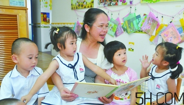 寶寶多大上幼兒園合適？寶寶上幼兒園早好嗎？