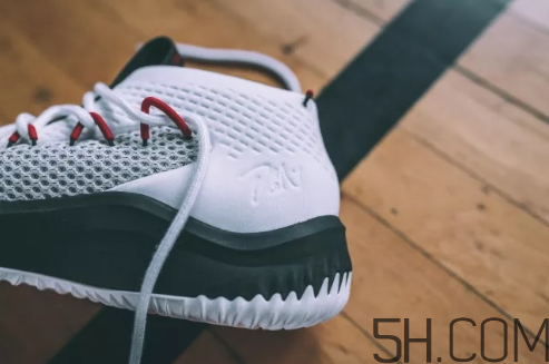 adidas dame 4多少錢？阿迪達(dá)斯利拉德四代上腳效果