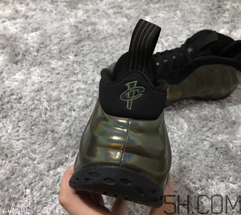 nike air foamposite one legion green全息噴什么時候發(fā)售？