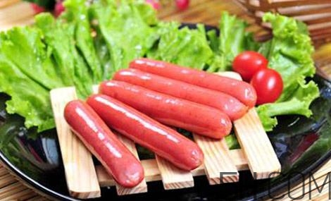 烤腸能用微波爐加熱嗎？烤腸能在微波爐里烤嗎？