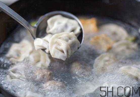 煮餃子怎么煮不破皮？煮餃子怎么看熟沒熟？