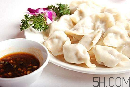 煮餃子開鍋煮皮還是餡？煮餃子蓋不蓋鍋蓋？