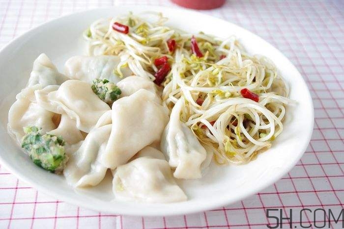 煮餃子開鍋煮皮還是餡？煮餃子蓋不蓋鍋蓋？