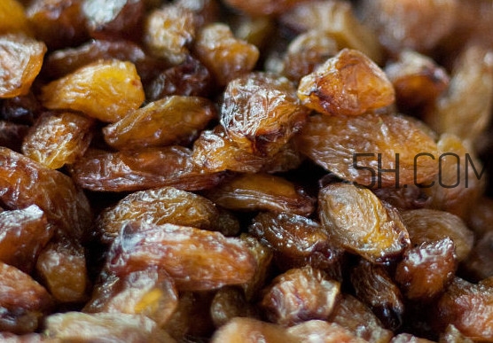 葡萄干吃多了會(huì)怎么樣？葡萄干可以豐胸嗎