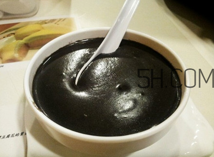 黑芝麻糊用開(kāi)水沖還是溫開(kāi)水？黑芝麻糊養(yǎng)胃嗎？