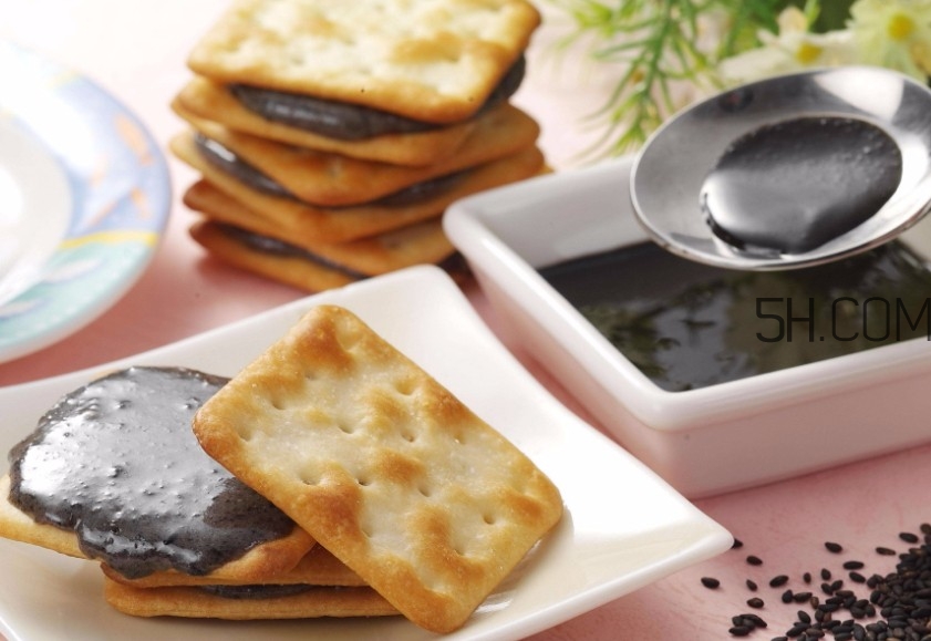 黑芝麻清洗掉色正常嗎？黑芝麻有黑色素嗎？