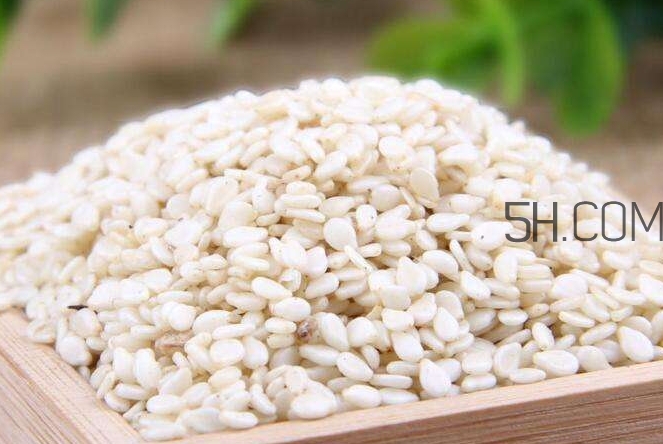 黑芝麻和白芝麻有什么區(qū)別？黑芝麻和白芝麻哪個(gè)好？