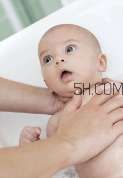 嬰兒癲癇病的早期癥狀有哪些？嬰幼兒貧血吃什么好呢？