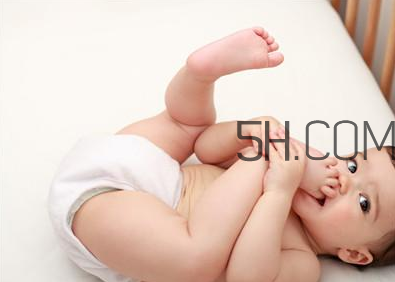 嬰兒晚上不睡覺(jué)的原因？嬰兒怎么護(hù)理？