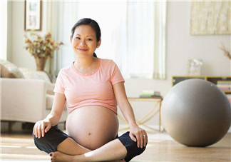 孕婦中晚期什么睡姿最好？孕婦豆?jié){做法