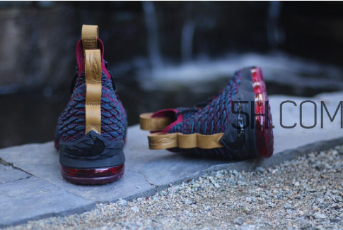 nike lebron 15 cavs騎士隊(duì)配色發(fā)售時(shí)間_多少錢？