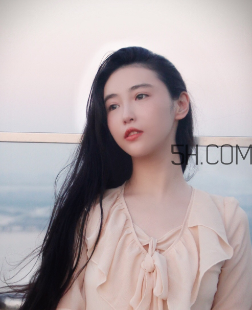 中耳炎應(yīng)該注意些什么？中耳炎應(yīng)該怎么治療？