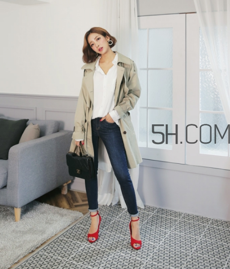 卡其色風(fēng)衣配什么鞋子？卡其色風(fēng)衣搭配鞋子圖片