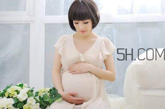 孕婦牙齦發(fā)炎腫痛怎么辦？早孕白帶有什么變化？