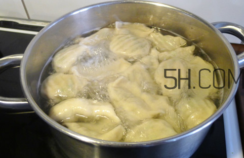 為什么餃子煮熟了會(huì)浮起來？餃子煮多久才熟？