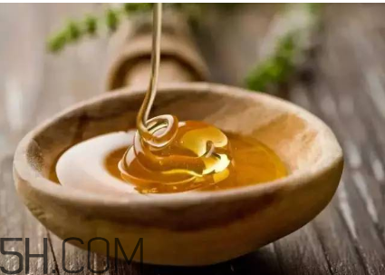 秋天喝蜂蜜有什么好處？秋天吃什么對(duì)身體好？