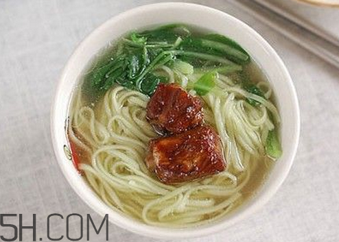 秋天喝蜂蜜有什么好處？秋天吃什么對(duì)身體好？