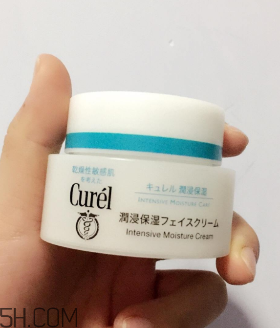 珂潤(rùn)面霜適合夏天用嗎？夏天用珂潤(rùn)面霜會(huì)油嗎？