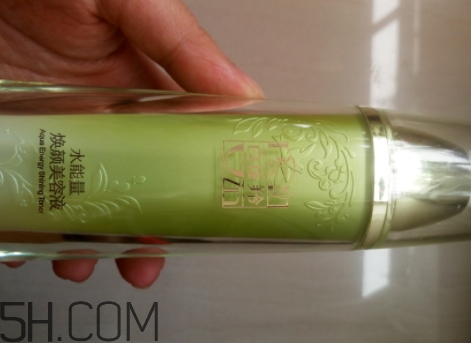 百雀羚爽膚水怎么樣？百雀羚爽膚水含酒精嗎？