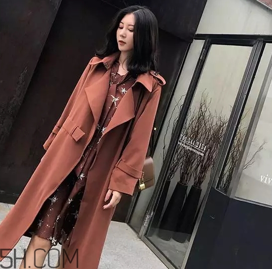 焦糖色毛衣配什么外套？焦糖色毛衣配什么顏色外套好看