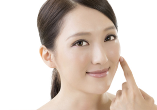 皮膚過敏是什么原因引起的？皮膚過敏和蕁麻疹的區(qū)別