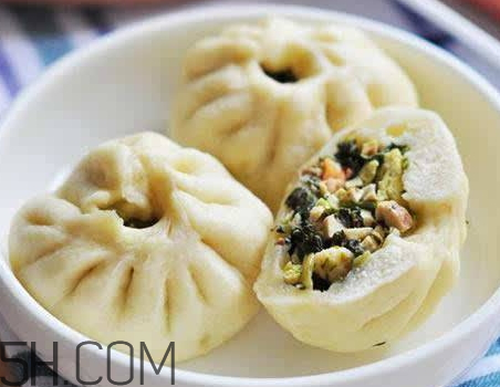 一個香菇青菜包的熱量大概是多少？一個香菇青菜包的熱量