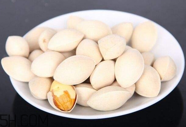 白果沒熟吃了會(huì)怎么樣？白果熟了是什么樣子的