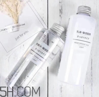 muji無印良品適合什么皮膚？無印良品適合油性皮膚嗎